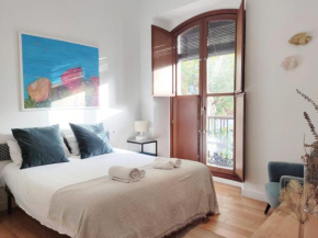 HomeySeville-Luxury Apartment Arenal 6 pax, Parking Optional